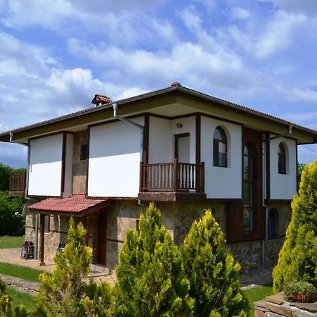 Sichanova Guest House Bruchkovtsi Bagian luar foto