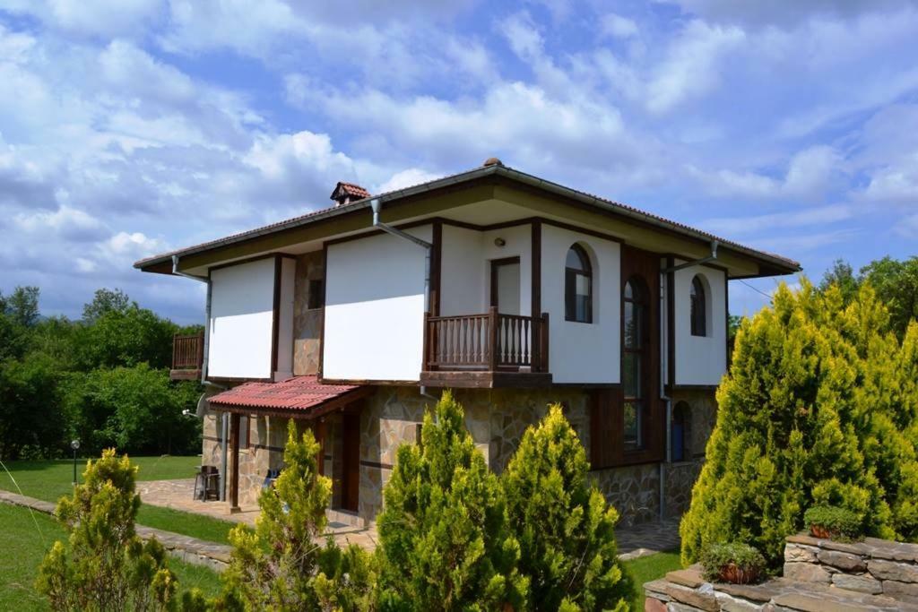 Sichanova Guest House Bruchkovtsi Bagian luar foto