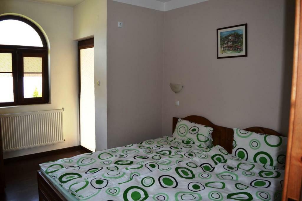 Sichanova Guest House Bruchkovtsi Bagian luar foto