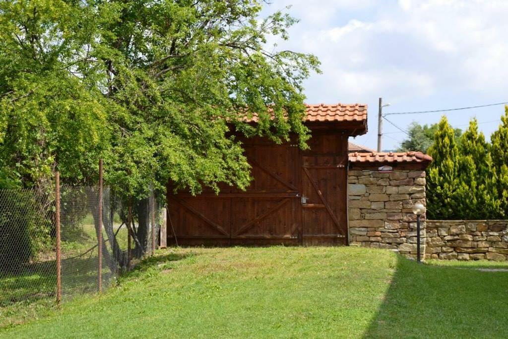 Sichanova Guest House Bruchkovtsi Bagian luar foto
