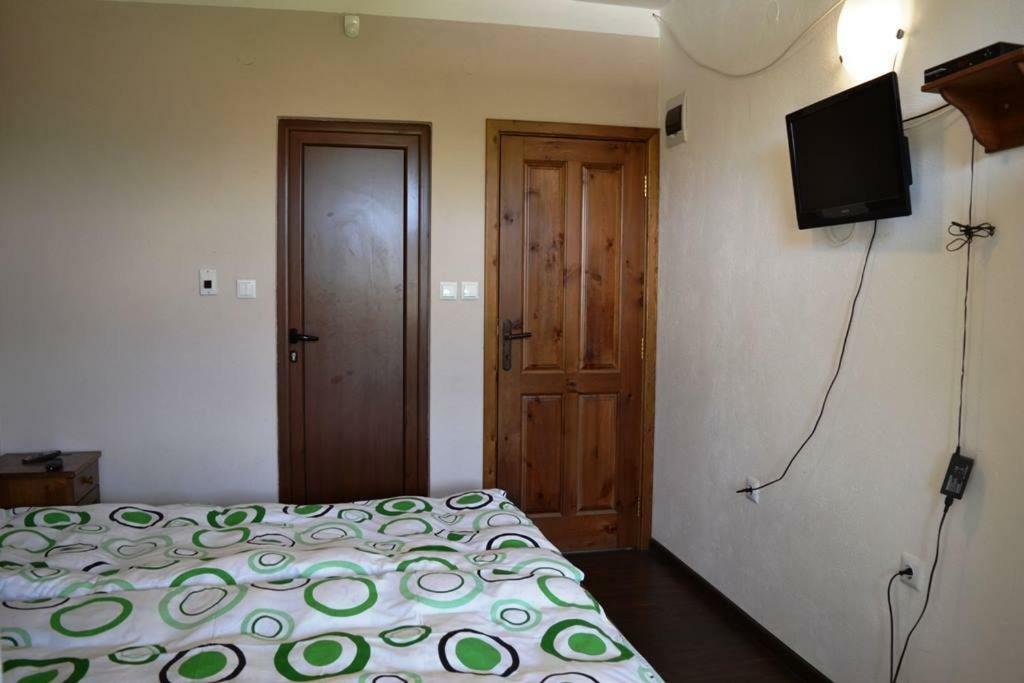 Sichanova Guest House Bruchkovtsi Bagian luar foto
